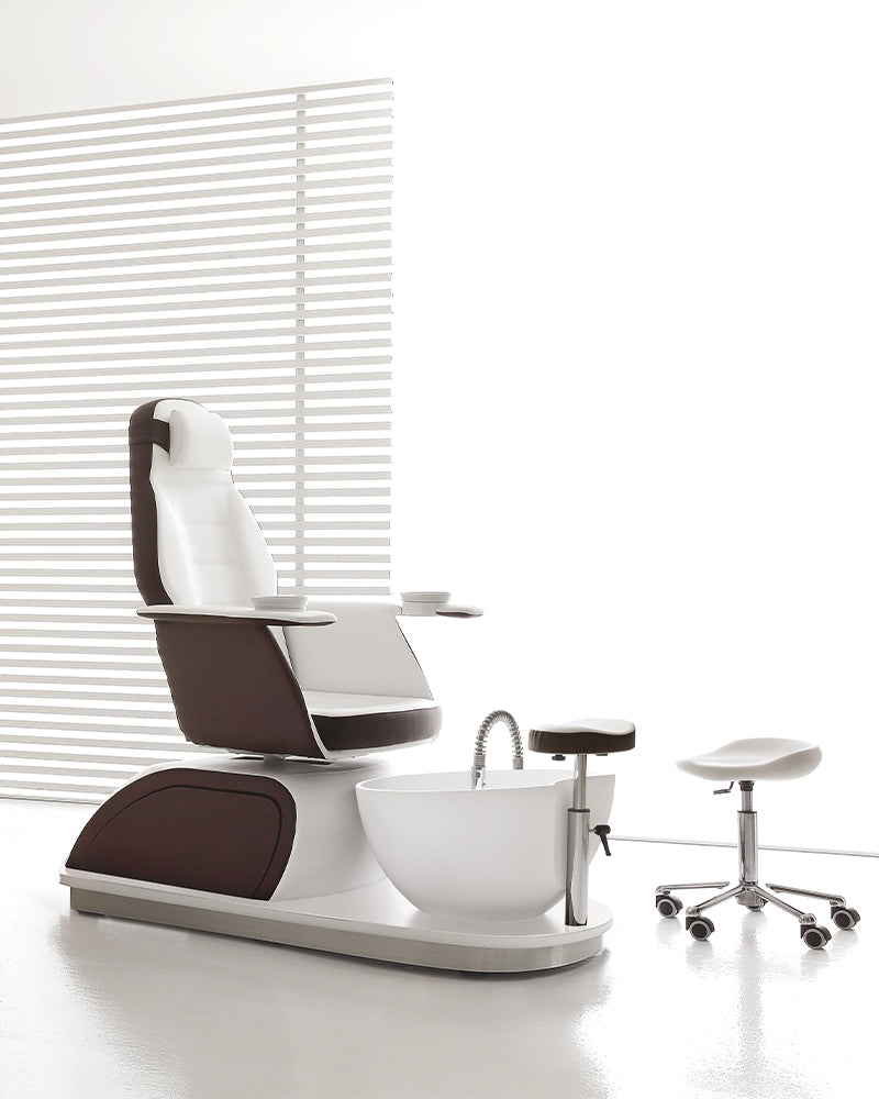 Saint Barth - White and brown pedicure chair - Built-in footbath - Deluxe light upgrade