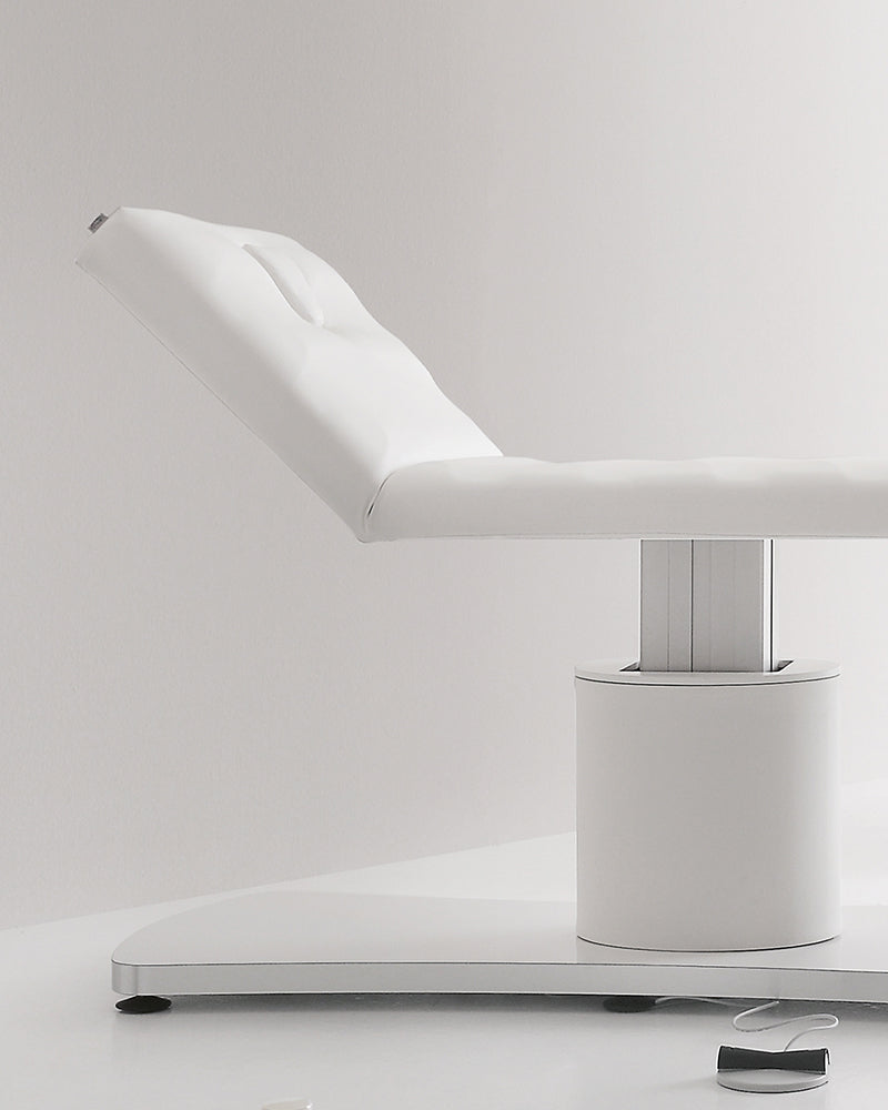 E-Motion - White treatment table - with motor