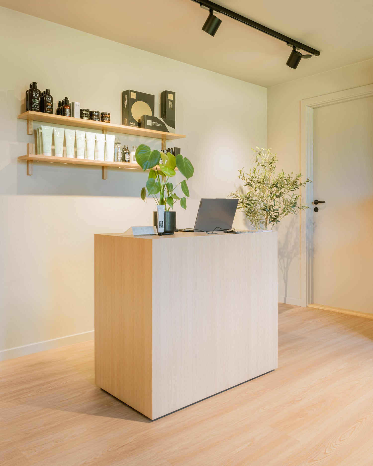 Hello Oak - Reception Desk in Oak Pattern