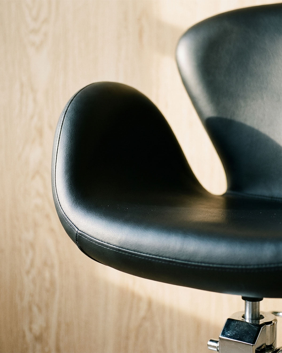Chloe - Black styling chair with chrome round base